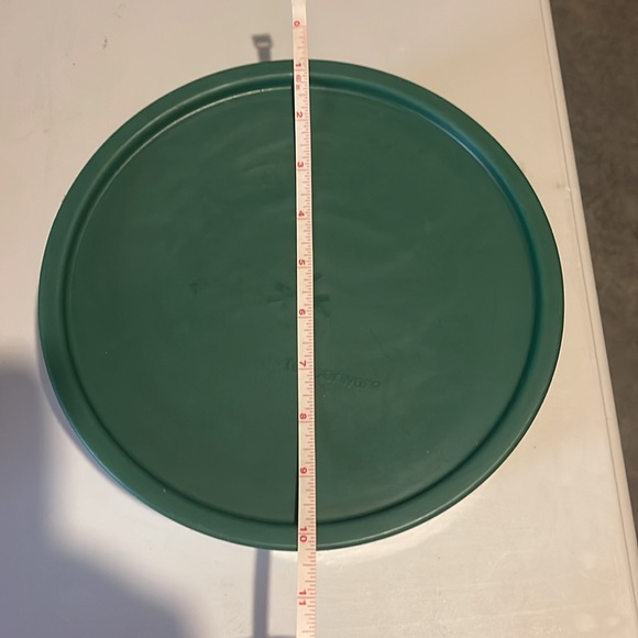 Tupperware fall storage container - Picture 7 of 8